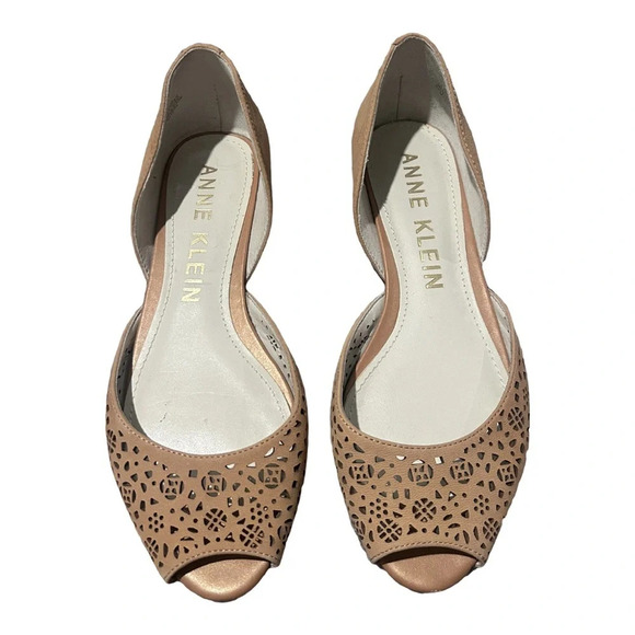 ANNE KLEIN flat. Size 8. Gently worn but still in great condition. - Picture 1 of 6